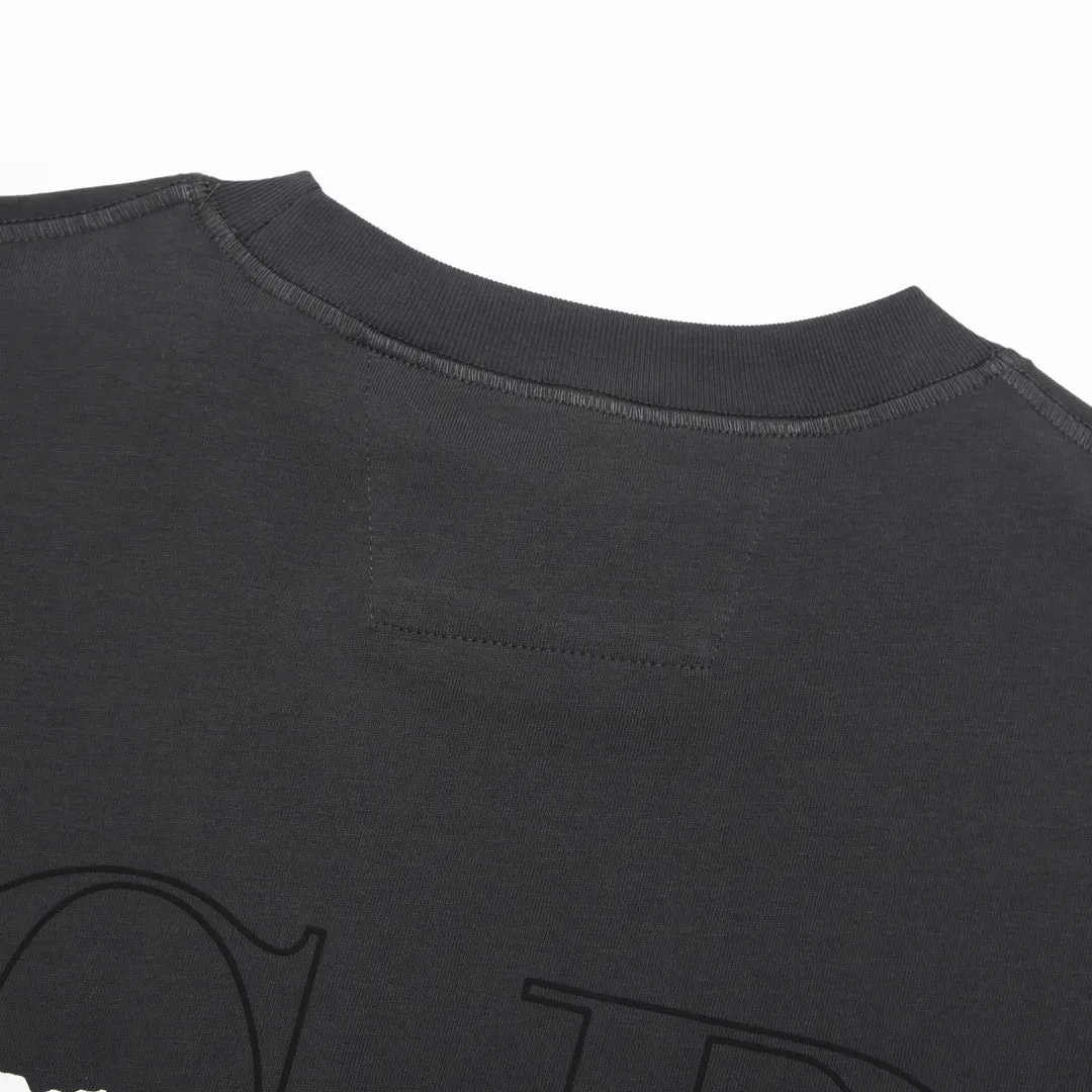 Brand: [C.P.COMPANY] Fabric: 100% cotton Sizes: M L XL. XXL Color: Black. White． Gray. Technology: Printing